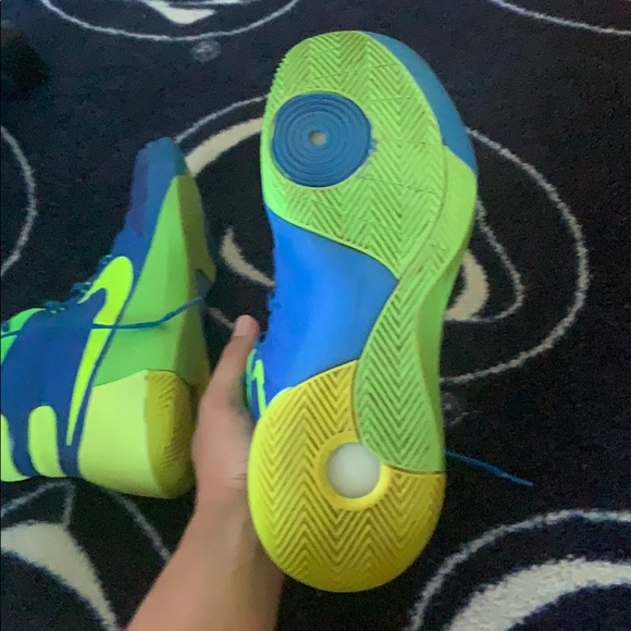 Blue and Green Hyper dunks barely used - Picture 5 of 5